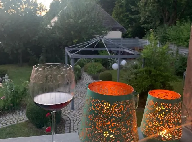 Appartement Bezaubernde Mit Rosengarten
