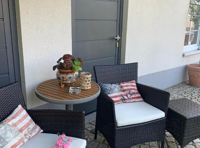 Appartement Bezaubernde Mit Rosengarten