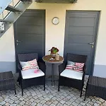 Bezaubernde Mit Rosengarten Apartment Waldershof