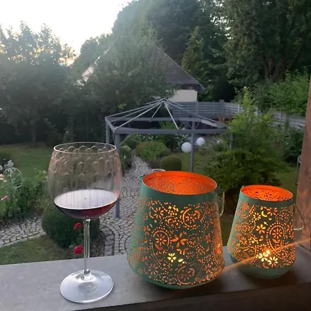 Appartement Bezaubernde Mit Rosengarten